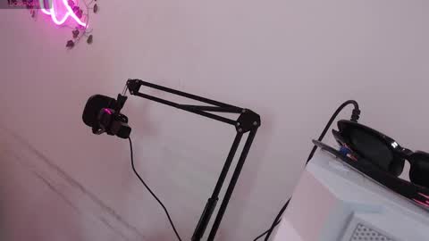Snapshot of lola_star_ chatting on 06-01-26, 01:57 Lola online show from 06-01-26, 01:57