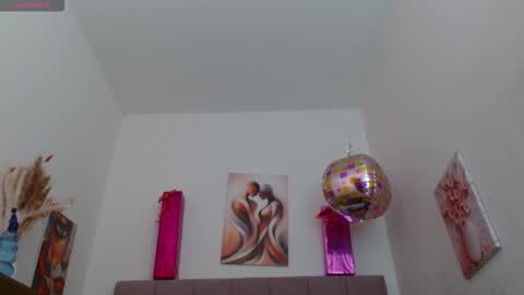 Snapshot of lola_wish chatting on 10-15-25, 04:12 lola_wish online show from 10-15-25, 04:12