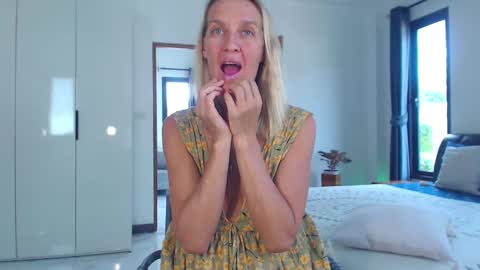 Lola online show from 02-20-26, 08:05