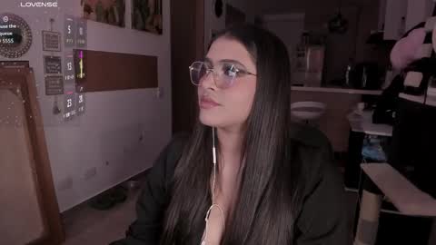 Snapshot of lolaasmith_21 chatting on 11-20-25, 08:08 lolaasmith_21 online show from 11-20-25, 08:08