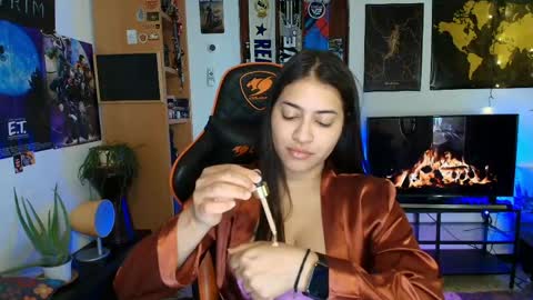 Snapshot of lolaasmith_21 chatting on 05-07-26, 05:51 lolaasmith_21 online show from 05-07-26, 05:51