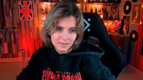 Snapshot of lolaasmus chatting on 12-18-24, 08:53 I consider myself the god Loki but life just calls me LOL online show from 12-18-24, 08:53