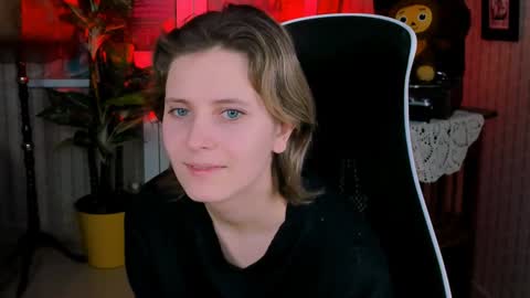 Snapshot of lolaasmus chatting on 12-21-24, 05:14 I consider myself the god Loki but life just calls me LOL online show from 12-21-24, 05:14