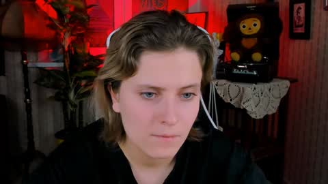 Snapshot of lolaasmus chatting on 12-21-24, 11:22 I consider myself the god Loki but life just calls me LOL online show from 12-21-24, 11:22