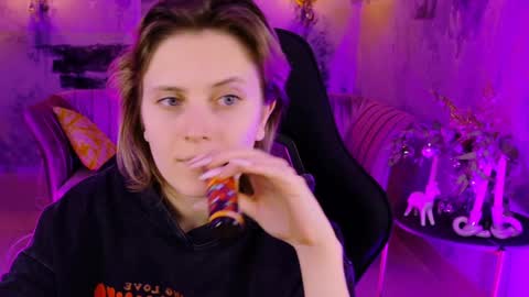 Snapshot of lolaasmus chatting on 01-03-25, 08:10 I consider myself the god Loki but life just calls me LOL online show from 01-03-25, 08:10