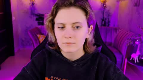 Snapshot of lolaasmus chatting on 01-03-25, 02:19 I consider myself the god Loki but life just calls me LOL online show from 01-03-25, 02:19