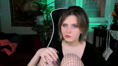 Snapshot of lolaasmus chatting on 01-10-25, 08:18 I consider myself the god Loki but life just calls me LOL online show from 01-10-25, 08:18