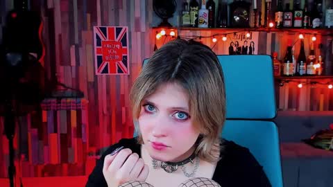 Snapshot of lolaasmus chatting on 01-11-25, 08:11 I consider myself the god Loki but life just calls me LOL online show from 01-11-25, 08:11