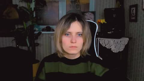 Snapshot of lolaasmus chatting on 01-24-25, 05:10 I consider myself the god Loki but life just calls me LOL online show from 01-24-25, 05:10