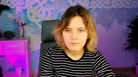 Snapshot of lolaasmus chatting on 01-31-25, 05:09 I consider myself the god Loki but life just calls me LOL online show from 01-31-25, 05:09