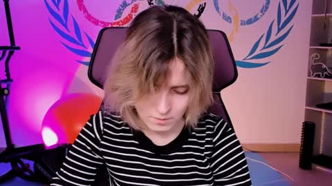 Snapshot of lolaasmus chatting on 02-01-25, 05:07 I consider myself the god Loki but life just calls me LOL online show from 02-01-25, 05:07