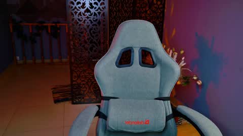 Snapshot of lolaasmus chatting on 02-06-25, 04:14 I consider myself the god Loki but life just calls me LOL online show from 02-06-25, 04:14