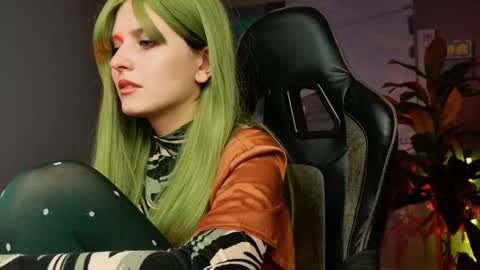 Snapshot of lolaasmus chatting on 02-22-25, 05:57 I consider myself the god Loki but life just calls me LOL online show from 02-22-25, 05:57