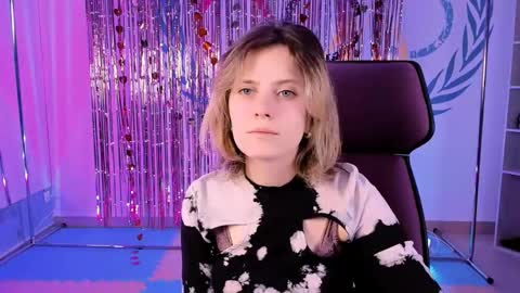 Snapshot of lolaasmus chatting on 02-27-25, 05:13 I consider myself the god Loki but life just calls me LOL online show from 02-27-25, 05:13