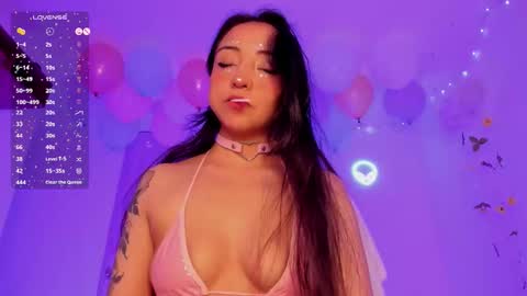 Snapshot of lolaberry_ chatting on 11-13-25, 10:03 Lola Berry online show from 11-13-25, 10:03