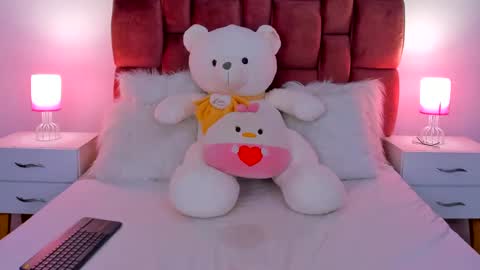 LolaCoper online show from 12-26-24, 02:22