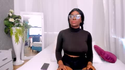 Snapshot of lolajenkiins chatting on 09-23-25, 12:52 lola online show from 09-23-25, 12:52