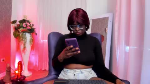 Snapshot of lolajenkiins chatting on 10-27-25, 12:53 lola online show from 10-27-25, 12:53