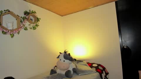 Snapshot of lolaleah_ chatting on 01-08-26, 02:36 Lola online show from 01-08-26, 02:36
