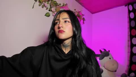 Snapshot of lolaleah_ chatting on 02-25-26, 08:46 Lola online show from 02-25-26, 08:46