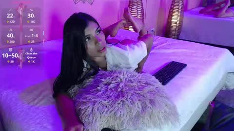 Snapshot of lolapierce chatting on 09-14-25, 12:15 loli online show from 09-14-25, 12:15