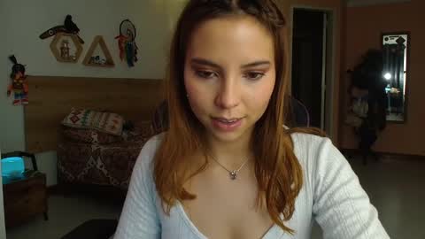 Snapshot of lolaverse chatting on 01-21-25, 11:34 Lola doll online show from 01-21-25, 11:34