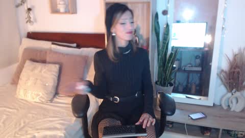 Snapshot of lolis_sweet_submisive chatting on 01-04-25, 01:10 Dear tippers follow me on my new cb account lennarogers online show from 01-04-25, 01:10