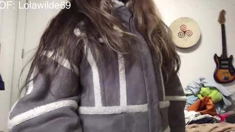 Snapshot of lolita_wilde390 chatting on 12-15-25, 07:34 Lolita Wildes Back online show from 12-15-25, 07:34