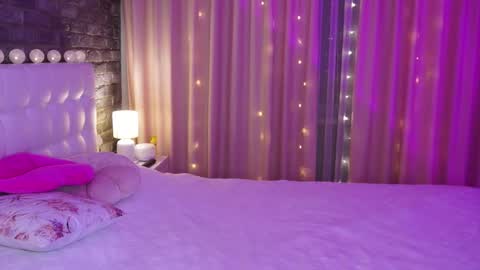 Snapshot of lollidoli__ chatting on 02-20-25, 03:52 Victoria online show from 02-20-25, 03:52