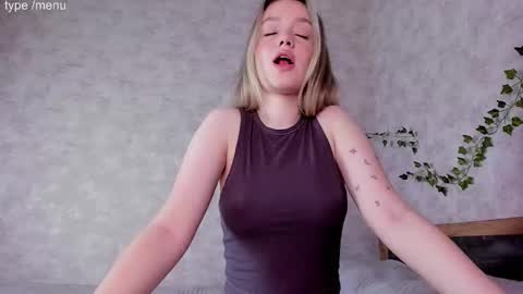 Snapshot of lollipops6666 chatting on 11-11-25, 04:34 Mia online show from 11-11-25, 04:34