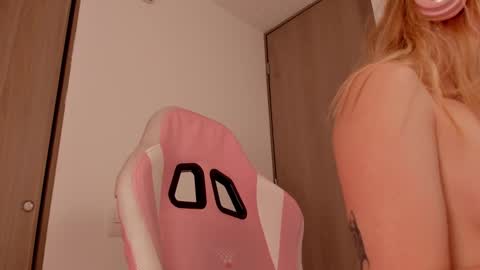 Lolly  online show from 03-07-25, 07:52