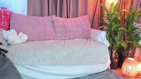 Lolly  online show from 06-18-26, 04:46
