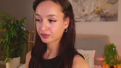Snapshot of lolly_neal chatting on 07-17-26, 03:29 Lolly online show from 07-17-26, 03:29