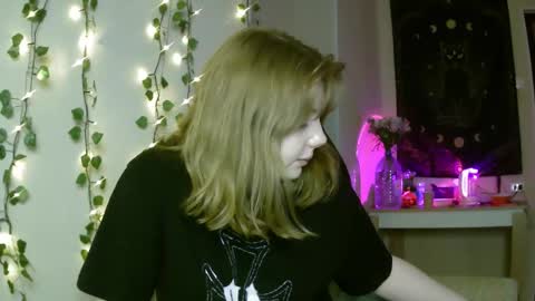 Lilly online show from 03-10-25, 04:57