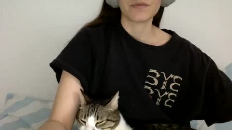 agnes online show from 01-20-25, 11:10