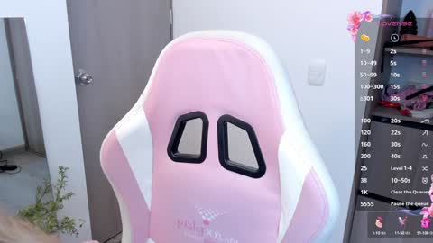 Snapshot of lollypetitte_ chatting on 12-29-24, 12:52 Lolly online show from 12-29-24, 12:52