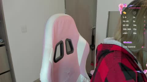 Snapshot of lollypetitte_ chatting on 01-07-25, 01:59 Lolly online show from 01-07-25, 01:59