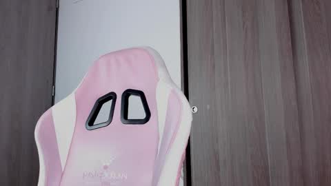 Snapshot of lollypetitte_ chatting on 09-10-25, 05:07 Lolly online show from 09-10-25, 05:07