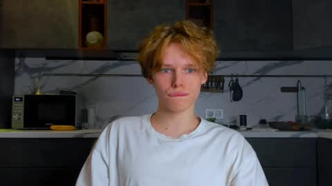 Snapshot of lolnoillimsary chatting on 05-15-26, 04:03 Nelis online show from 05-15-26, 04:03