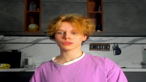 Snapshot of lolnoillimsary chatting on 05-24-26, 05:29 Nelis online show from 05-24-26, 05:29