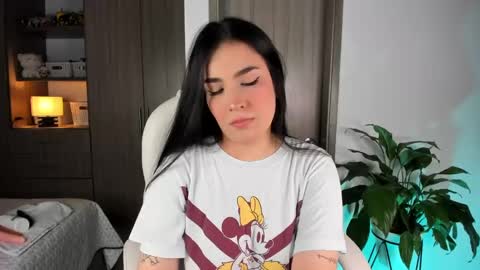 Sarah online show from 01-11-25, 03:44