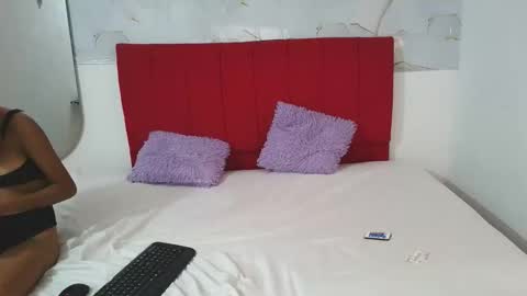 loly_skinny10 online show from 04-17-26, 03:15