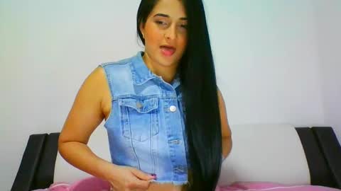 estehfania online show from 02-08-25, 07:05