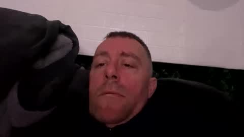 Snapshot of londonsbigbenxxx chatting on 12-14-25, 02:17 londonsbigbenxxx online show from 12-14-25, 02:17