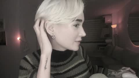 Snapshot of lonelly_lolly98 chatting on 02-07-25, 11:55 SABRINA online show from 02-07-25, 11:55