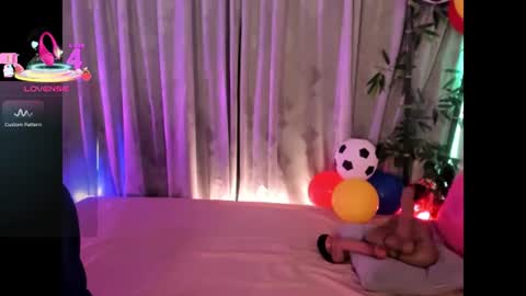 Snapshot of lonely_shewolf chatting on 06-16-26, 05:37 Jennifer online show from 06-16-26, 05:37