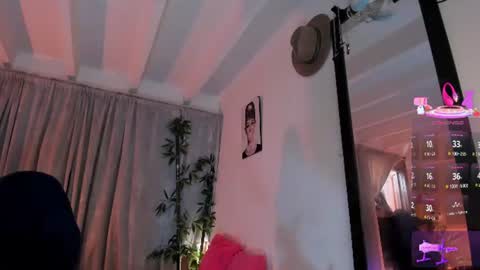 Snapshot of lonely_shewolf chatting on 07-13-26, 04:32 Jennifer online show from 07-13-26, 04:32