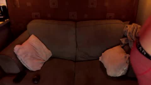 Snapshot of lonewolfgarage chatting on 12-25-24, 12:48 lonewolfgarage online show from 12-25-24, 12:48