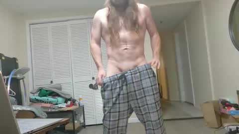 Snapshot of longhairedfreak1921 chatting on 10-29-25, 02:30 longhairedfreak1921 online show from 10-29-25, 02:30