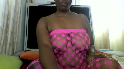 Snapshot of longjuicyclit chatting on 11-12-25, 11:10 longjuicyclit online show from 11-12-25, 11:10